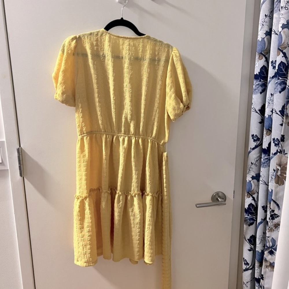 Awesome‎ yellow seersucker dress